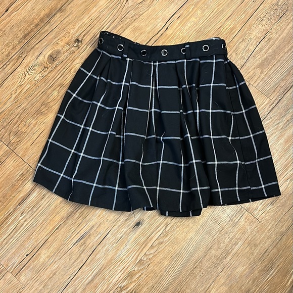 Hot Topic Women’s Skirt Black With White Stripes Size XS - Picture 4 of 4
